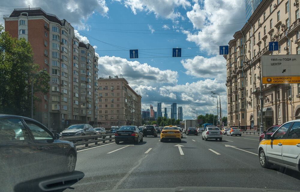 В субботний полдень по Москве