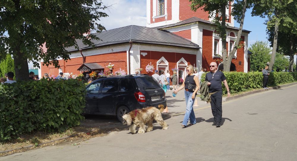 Жители города Суздаль
