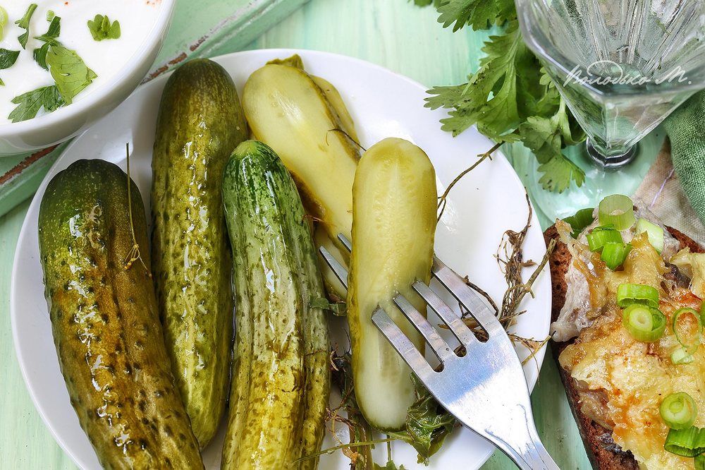 Запеканка с  малосольными огурцами