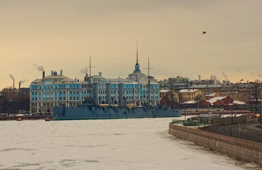 глядя с Литейного, ожидая весну...