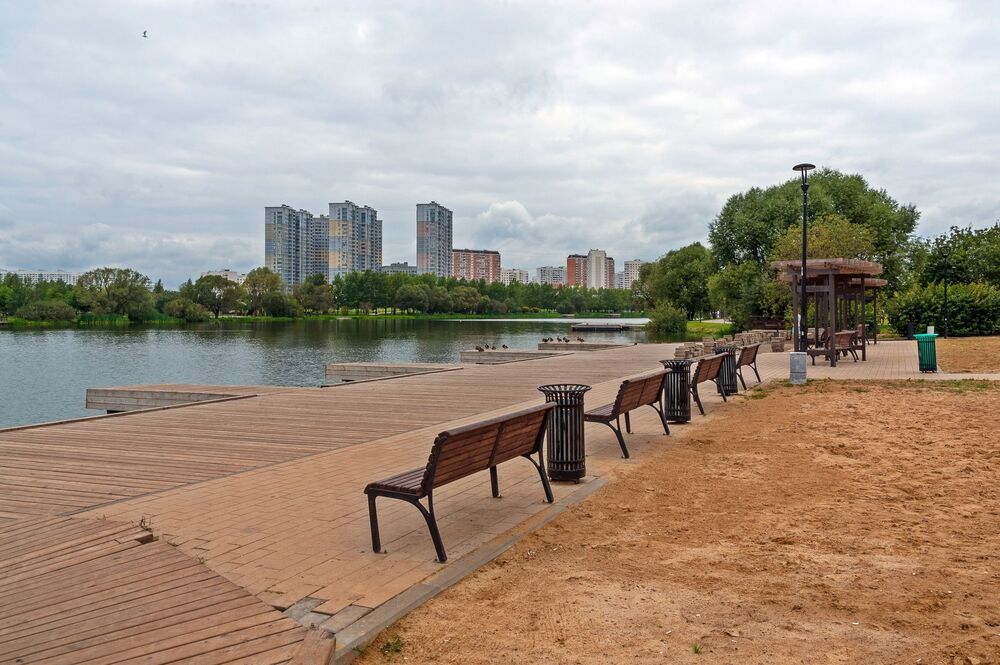 Осенний день в городском парке