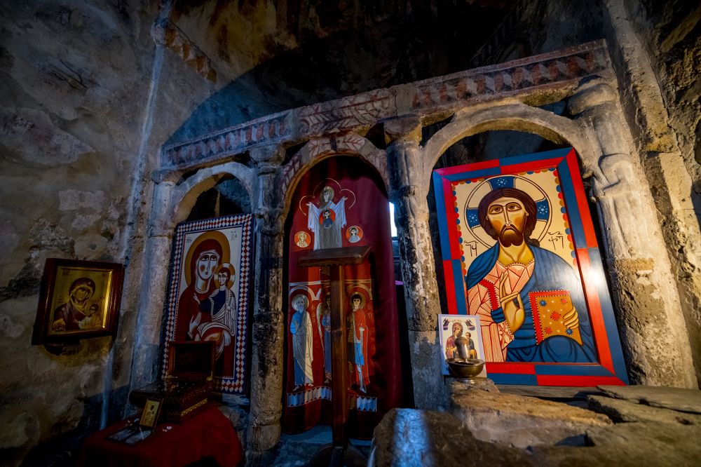 Ламария построена в 10-м веке. Это одна из наиболее древних действующих православных церквей в мире.