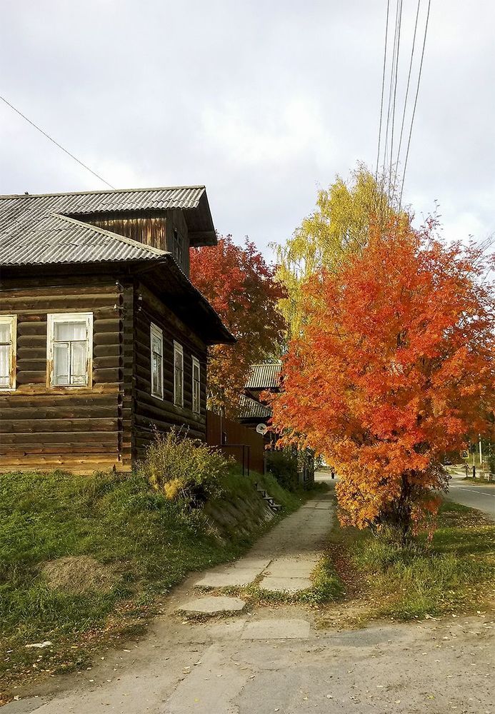 В городе Онега - красавица осень.