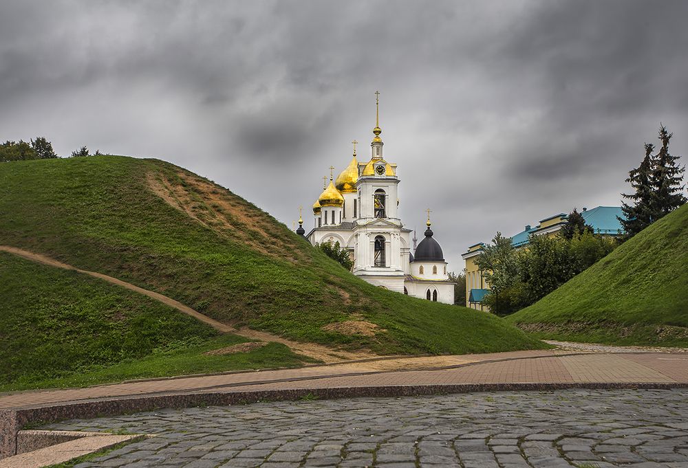 "Дмитров - "град крепок"