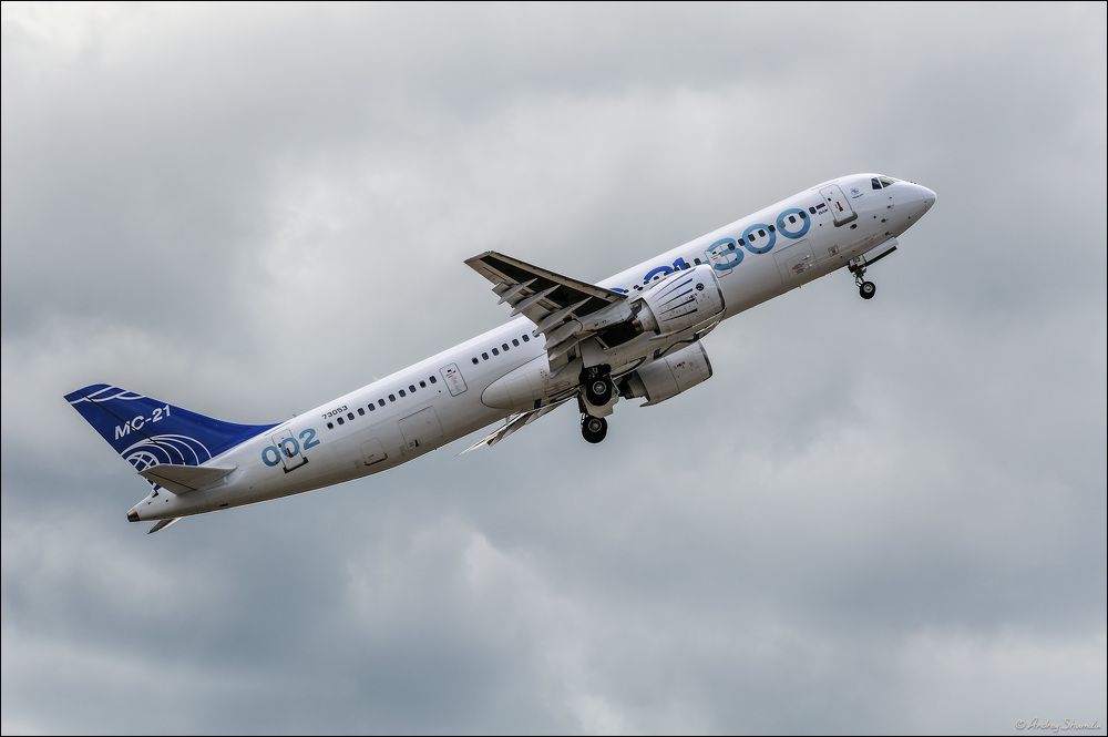 МАКС-2021