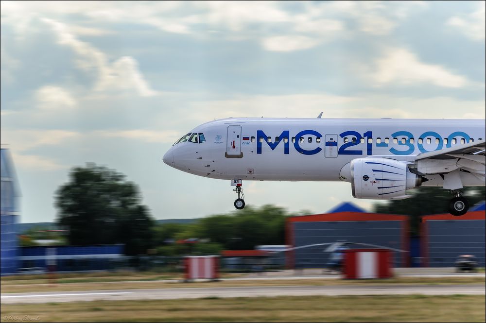 МАКС-2021