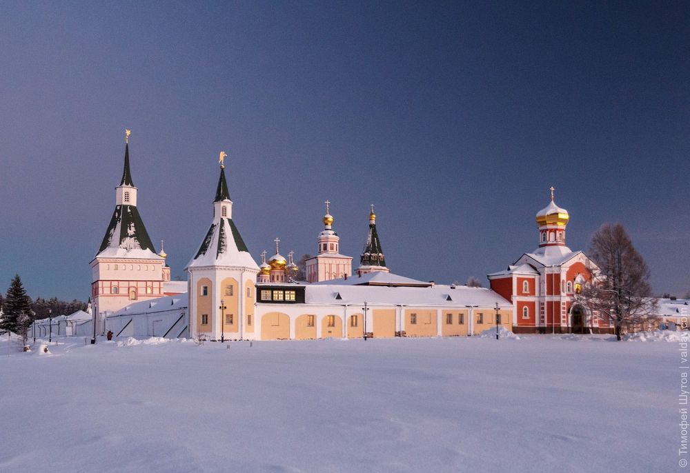 Молодая ночь в обители