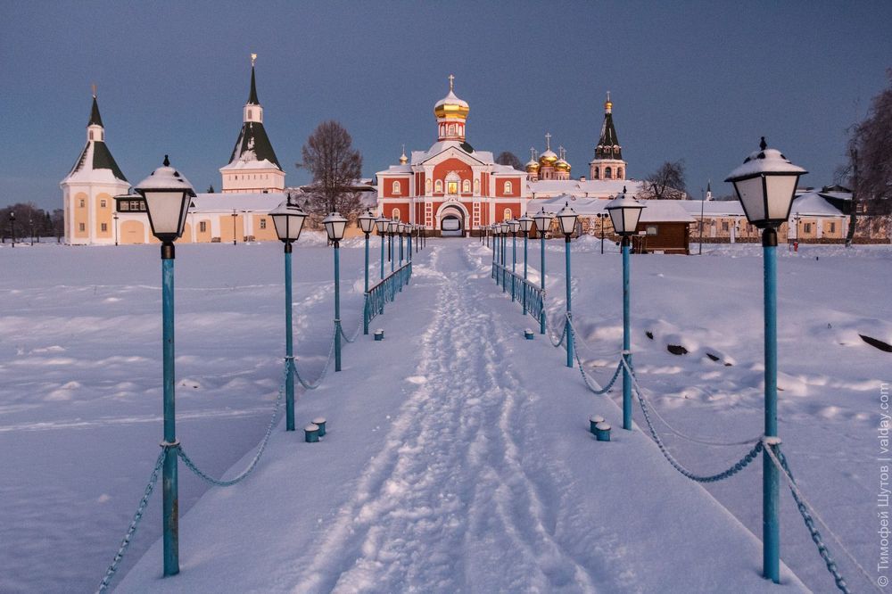 Молодая ночь в обители