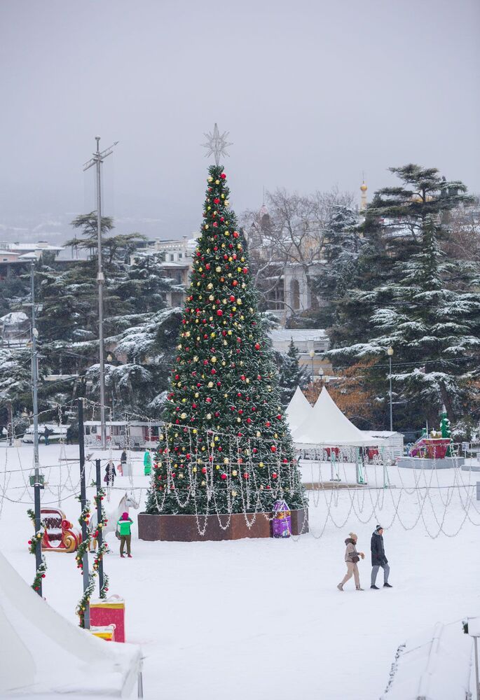 Снег в Ялте