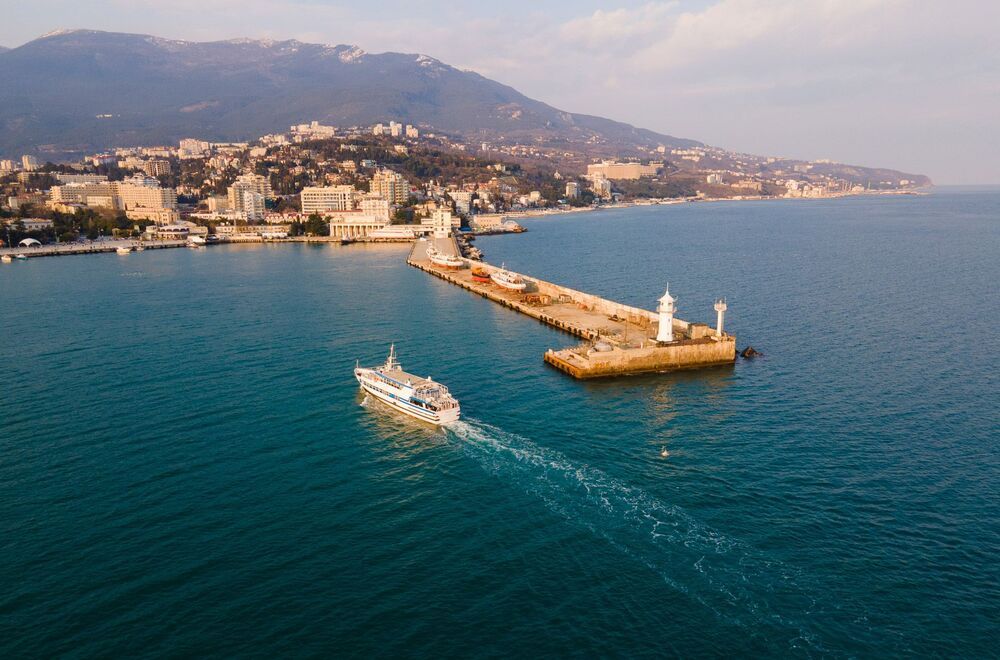 Крым. Ялта. Ялтинский маяк.