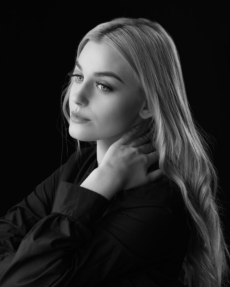 Model: Chiara Juhos