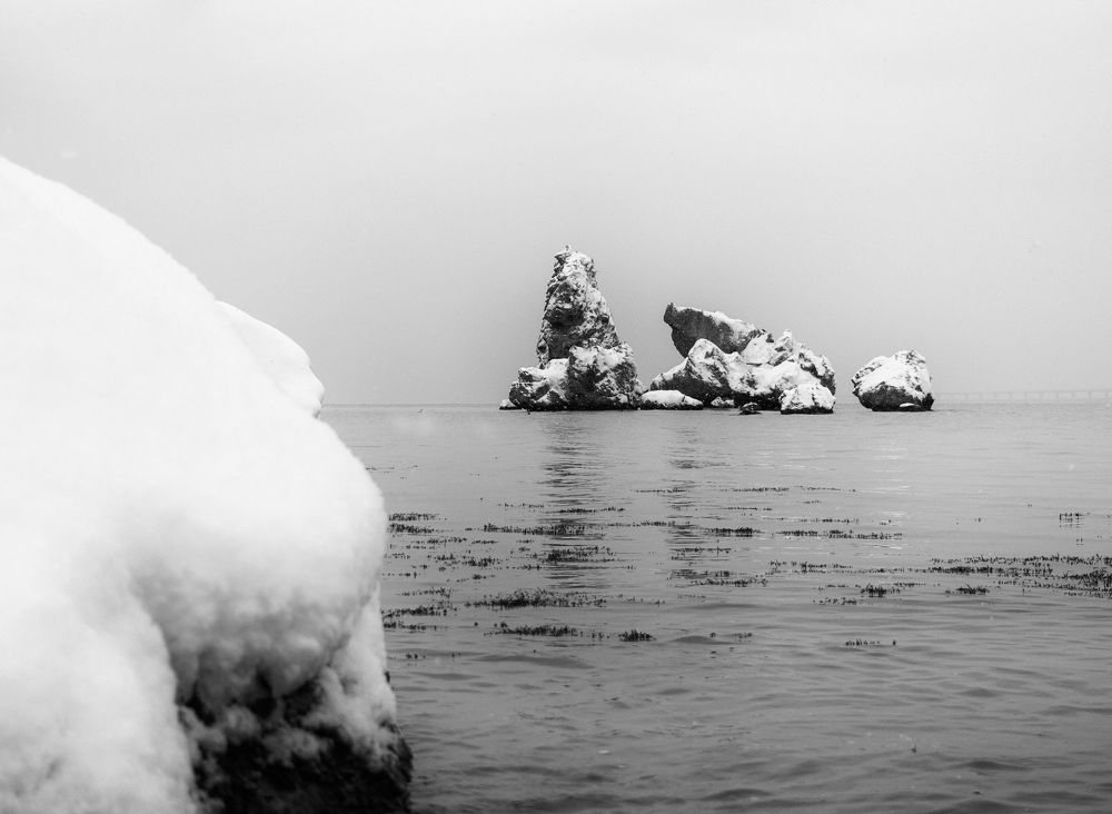 Моей зимы неотразима уязвимость.