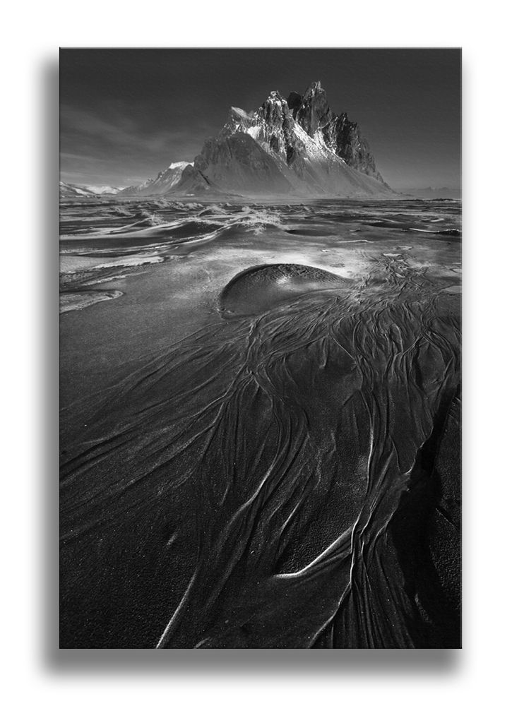 * QI SPACE * B&W photo Exhibition