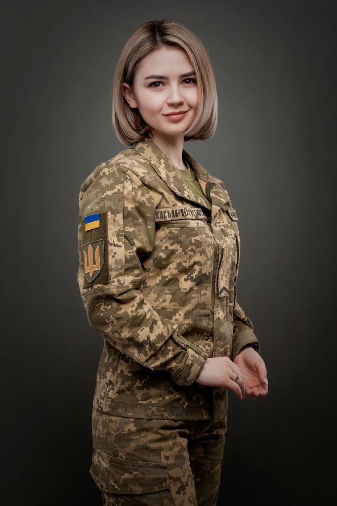 Девушки в погонах и не только