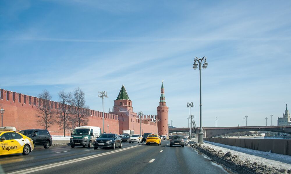 По апрельским дорогам Москвы