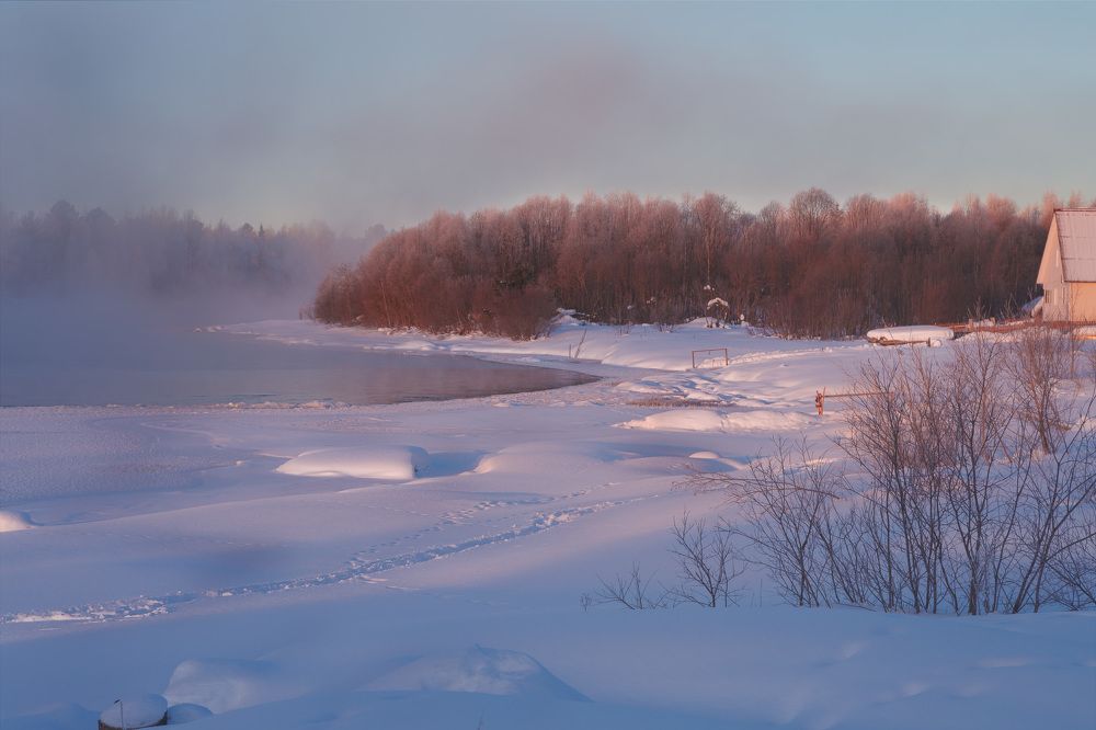 Морозным утром на реке Кена