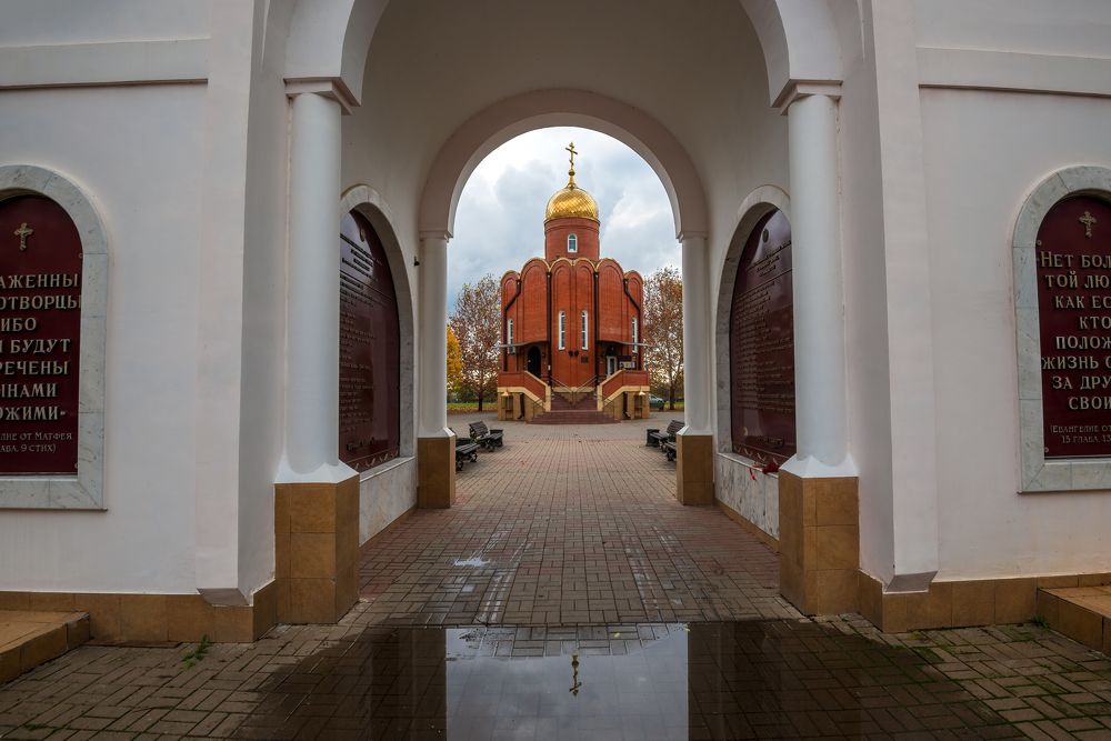 У часовни Дмитрия Солунского