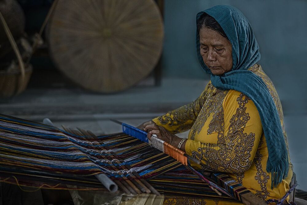 I would like to take the beauty's minority of Vietnam specially the culture of area, the elder, the children on my way of travel. A thing that you see in my pictures is that I was not afraid to fall in love with these people.