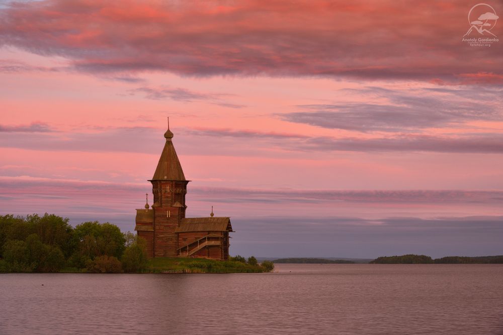 Оставался только месяц