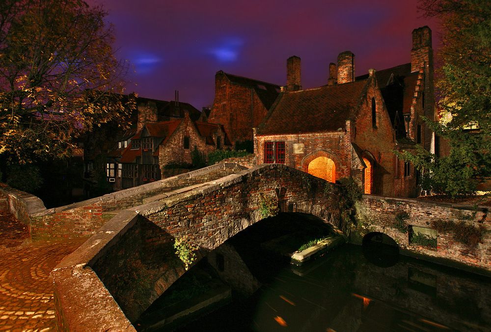 in f*****g Bruges &ndash; ретроспектива в багровых тонах