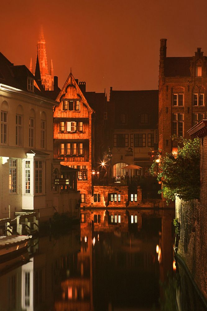 in f*****g Bruges &ndash; ретроспектива в багровых тонах