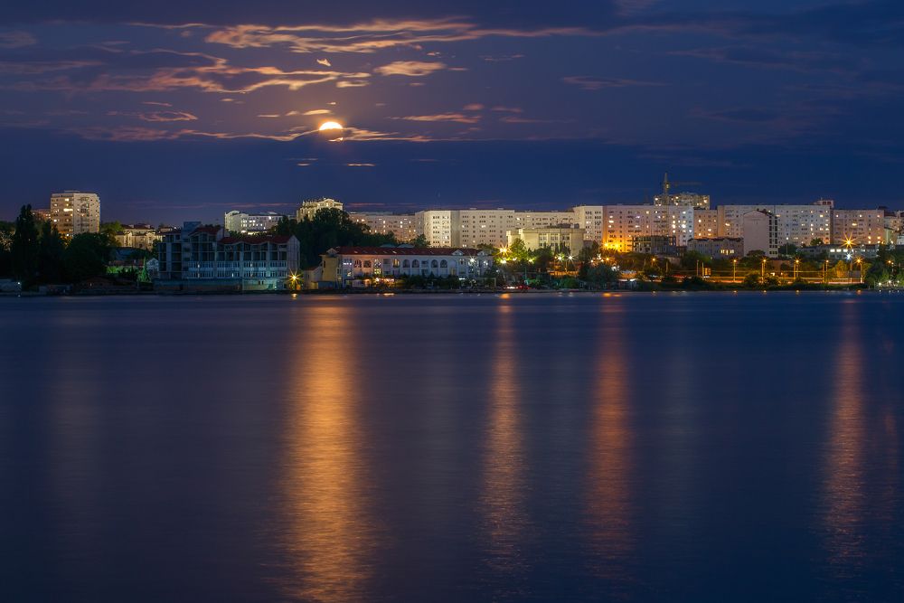 &laquo;Клубничная&raquo; луна