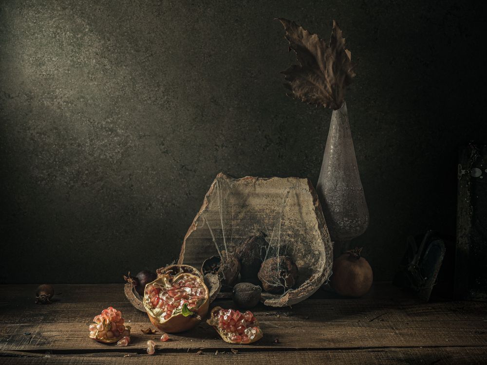 About pomegranates, old and young.  О гранатах, старых и молодых.