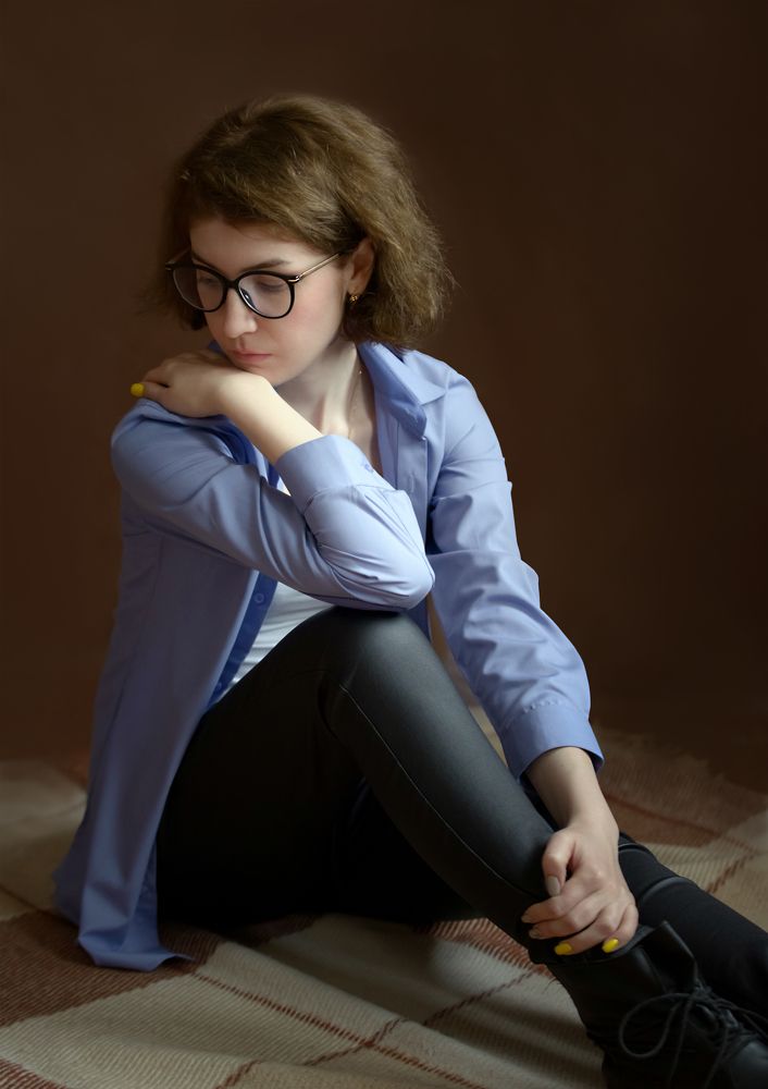 "Юля".