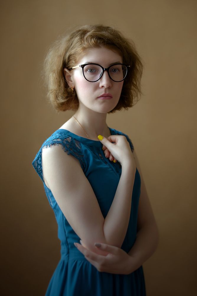 "Юля".