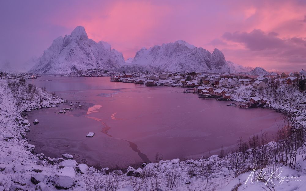 Colors of Arctic