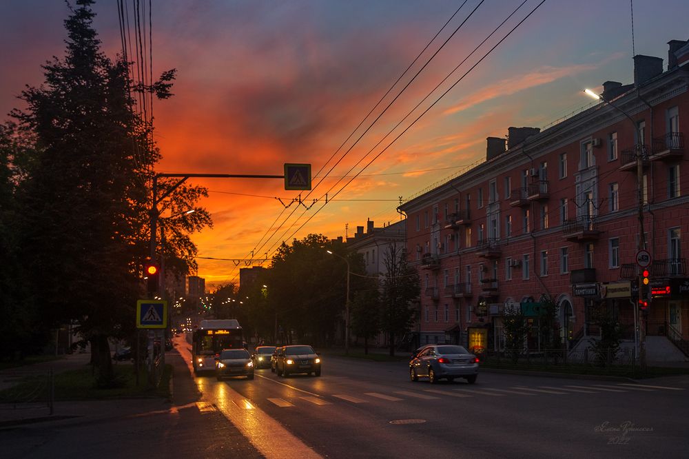 Сентябрь. Вечер в городе