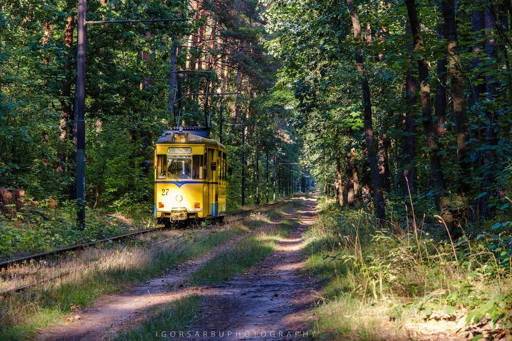 The yellow tram