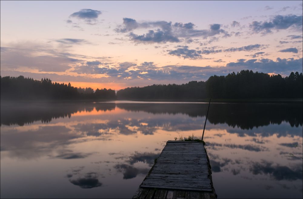 В тишине догорает закат