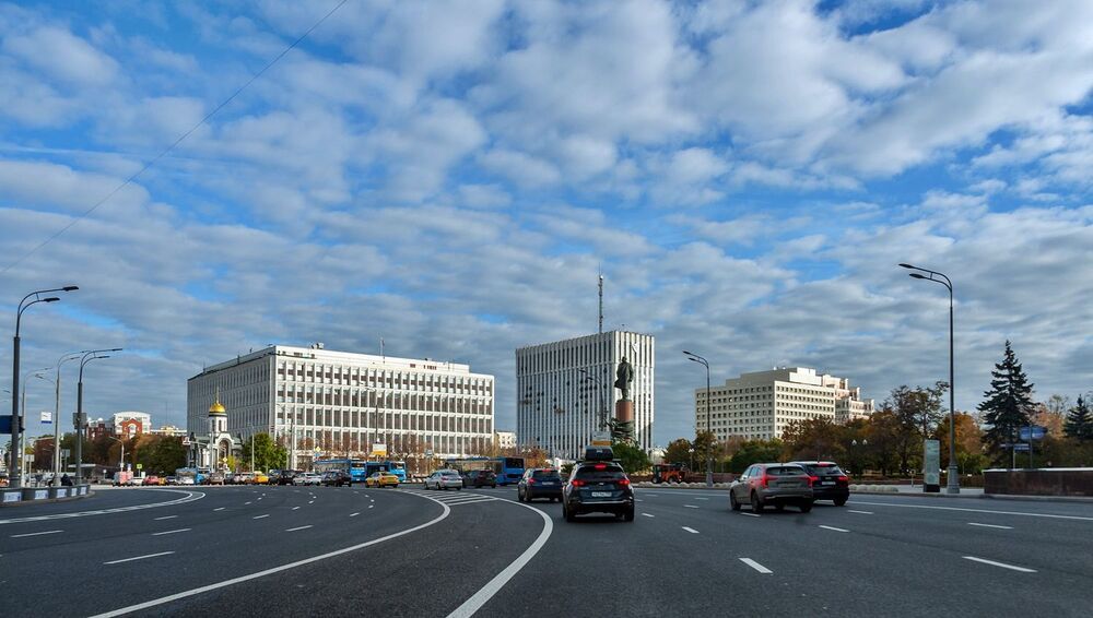 По Москве