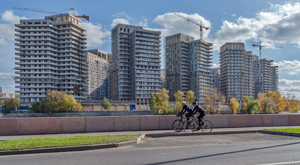 По Москве