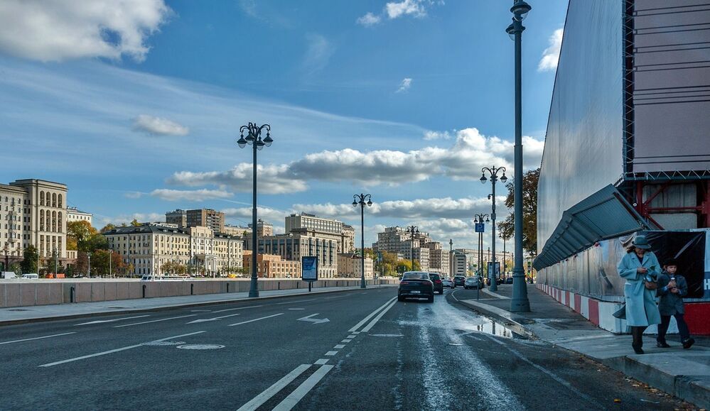 По Москве