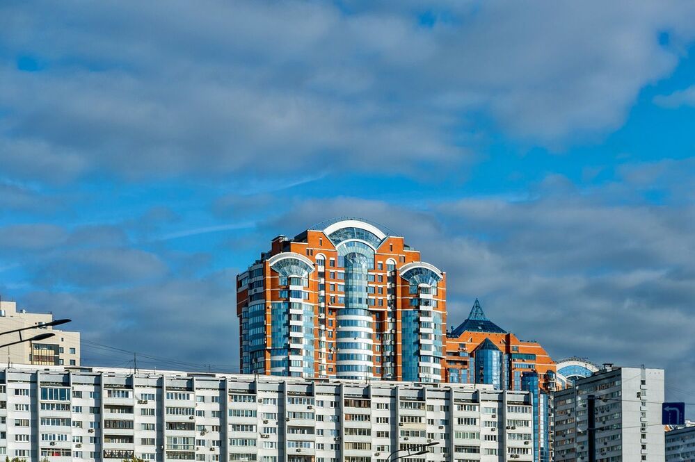 По Москве