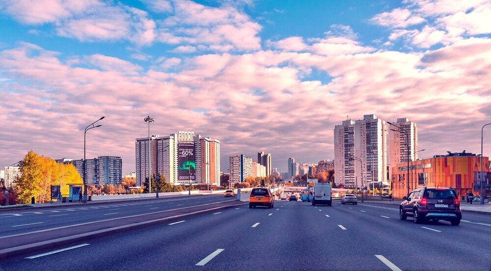 По Москве
