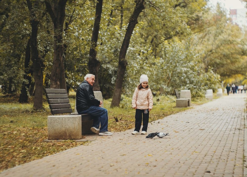 В городе желтая осень.
