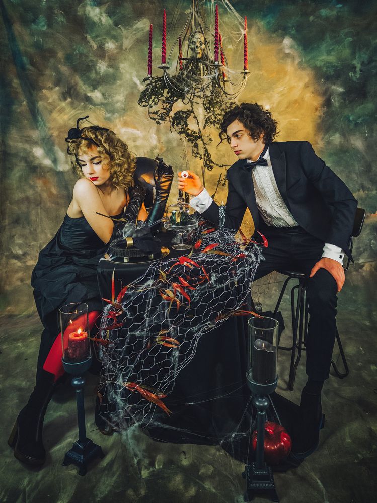 Halloween dating
