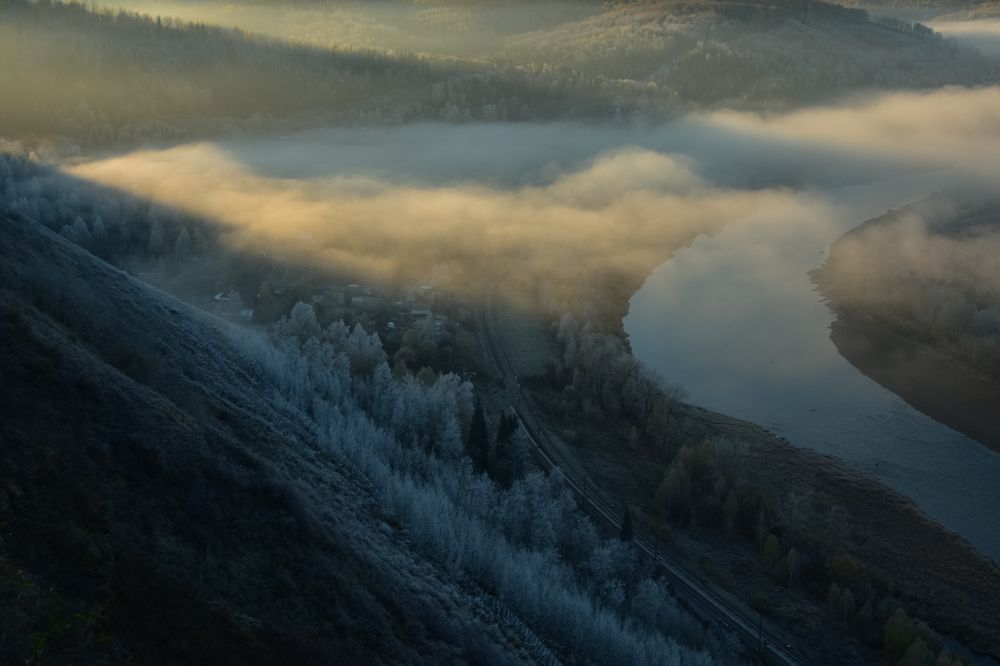 Раннее утро на Катунских утёсах