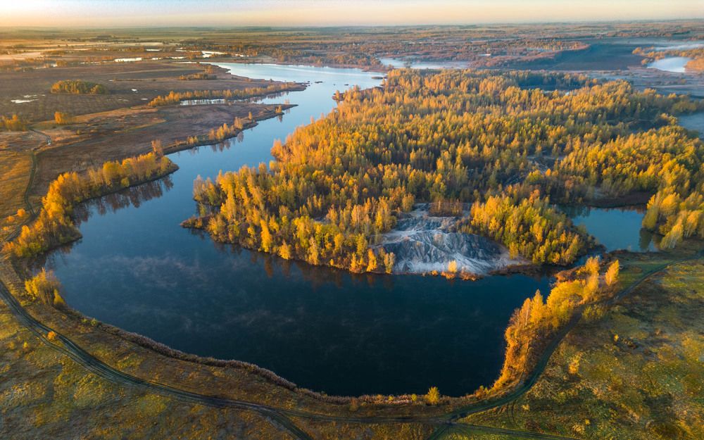 За горизонт