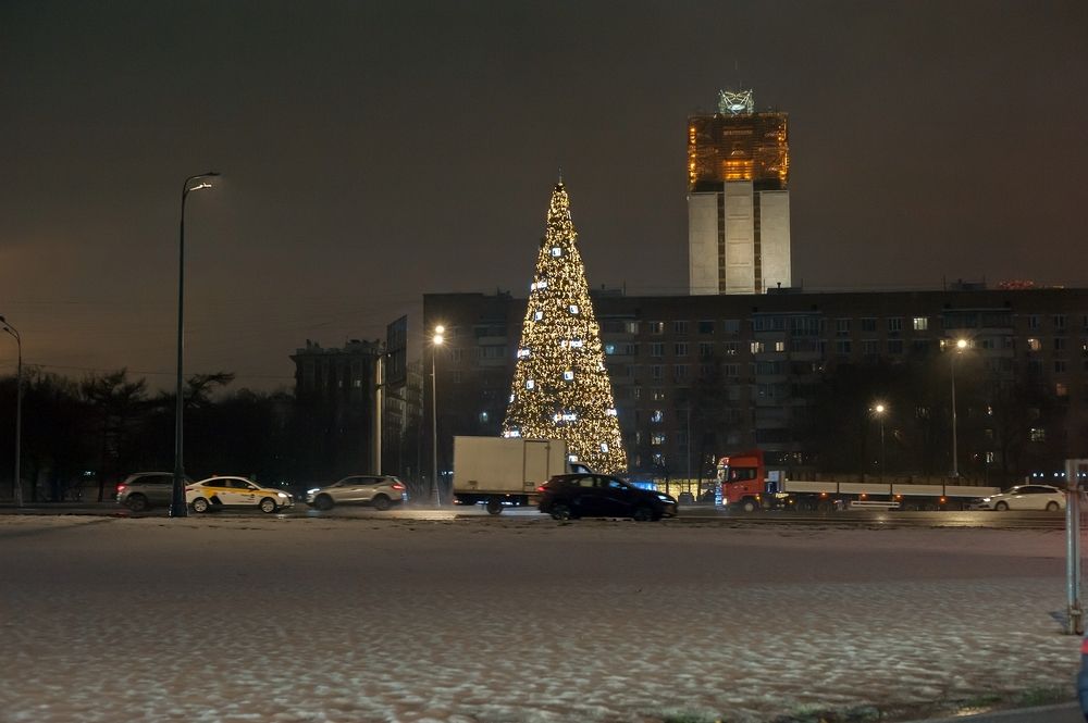 Утром по Москве в декабре