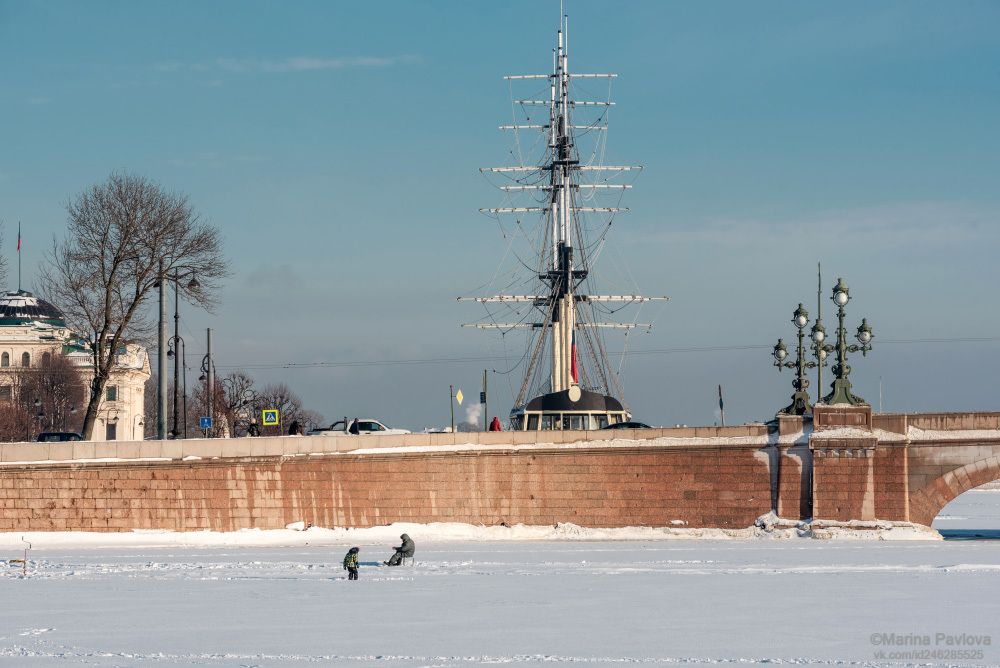 Река Нева. Троицкий мост. Фрегат" Благодать".Санкт-Петербург