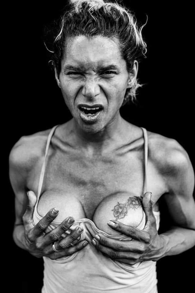 IN-VISIBLES   Proyecto de retratos autorales de la gente que vive y trabaja en las calles de la Regi&oacute;n Metropolitana en Chile.