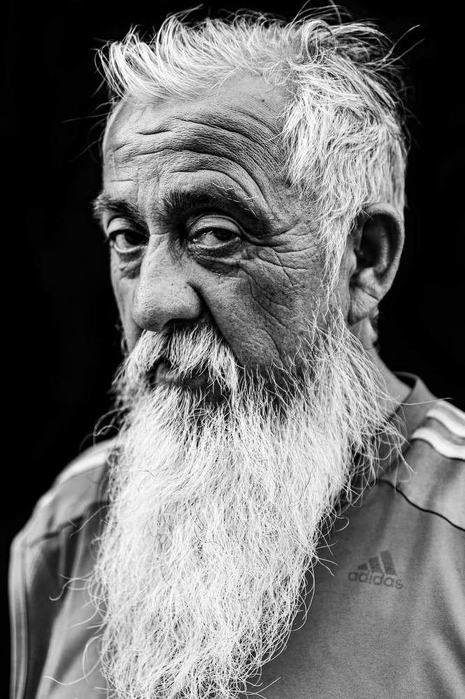 IN-VISIBLES   Proyecto de retratos autorales de la gente que vive y trabaja en las calles de la Regi&oacute;n Metropolitana en Chile.