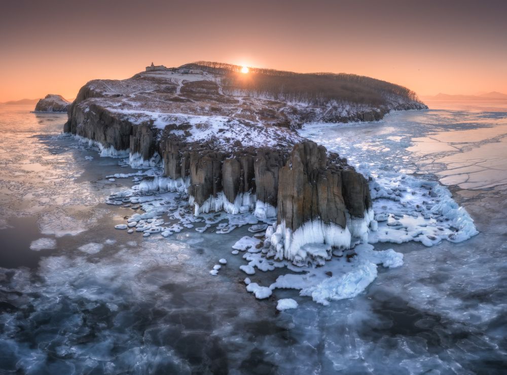 Ледяные берега Японского моря.