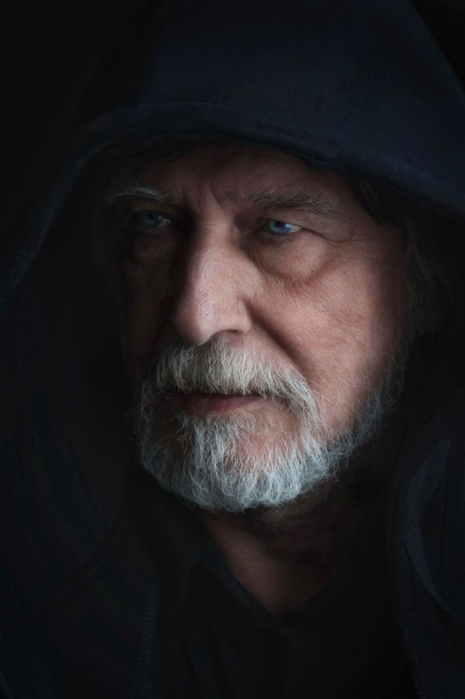 Сергей Витальевич. На тему: друзья, приятели, соседи
