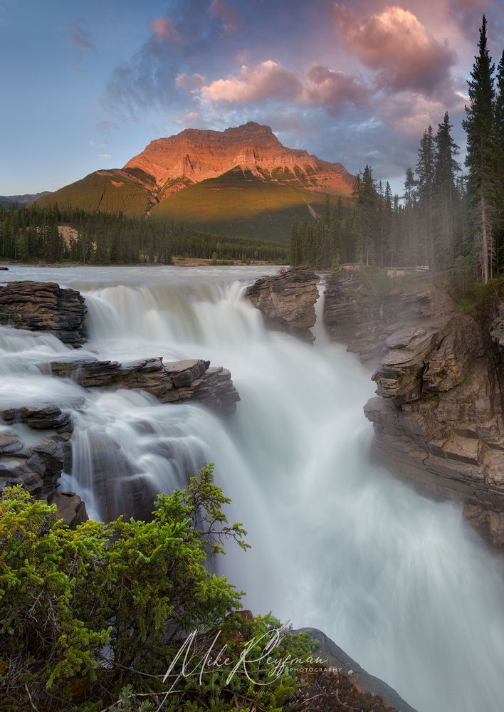 Sunwapta Falls. Sunwapta River, Jasper National Park, Alberta, Canada