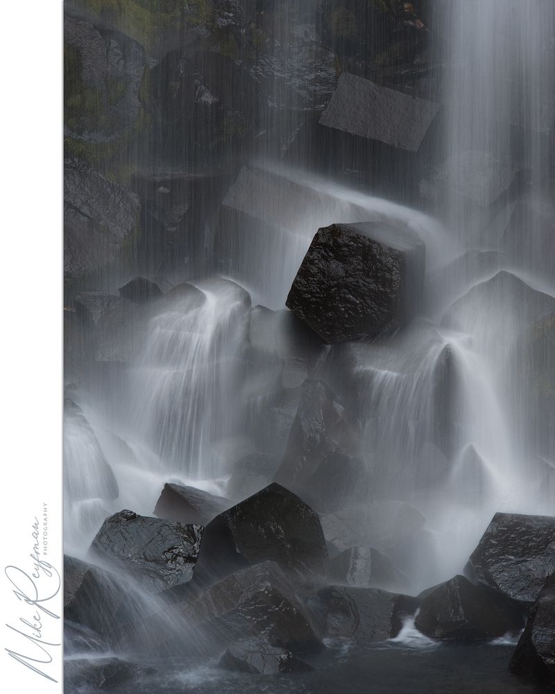 Svartifoss (Black Waterfall) close-up, Skaftafell, Vatnajökull National Park, Iceland